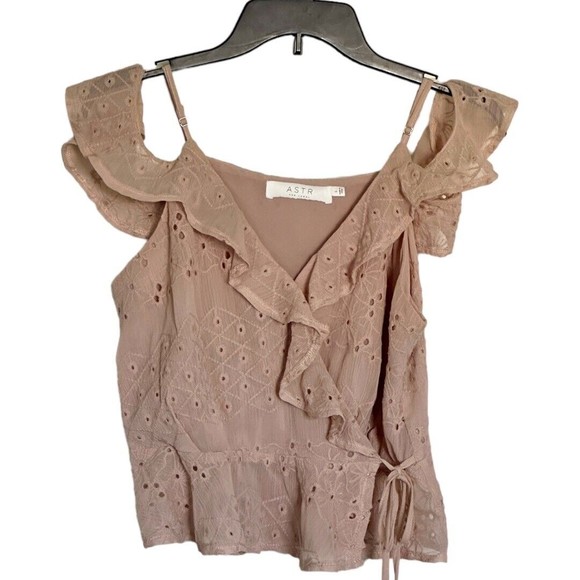 Astr Dusty Pink April Eyelet Ruffle Cold Shoulder Wrap Blouse Sz Large - Picture 4 of 16